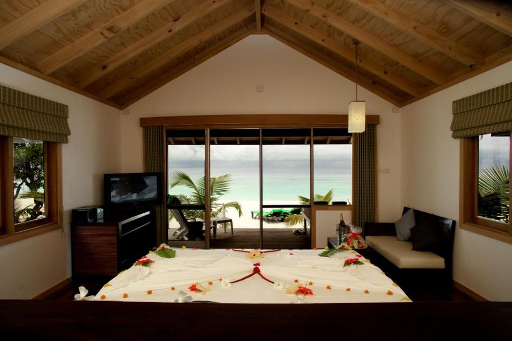content/hotel/Kuredu Island/Accommodation/Koamas Beach Villa/Kuredu-Acc-KoamasBeachVilla-03.jpg